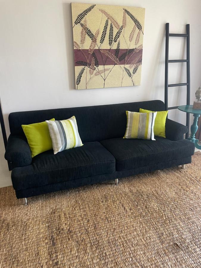 Stylish 2 Bedroom Penthouse Apt, Newly Refreshed, 50 Mbps, Pool, Gym, Resto Kuta Lombok Eksteriør bilde